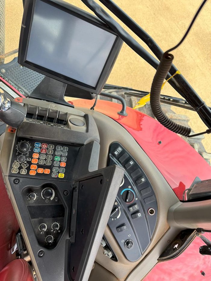 2015 CASE IH Magnum 250 Ps Red