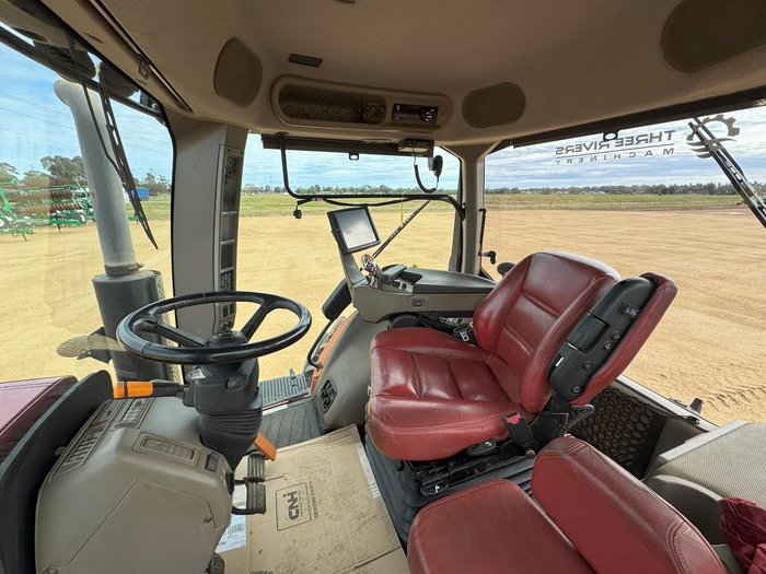 2015 CASE IH Magnum 250 Ps Red