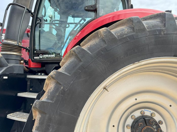 2015 CASE IH Magnum 250 Ps Red