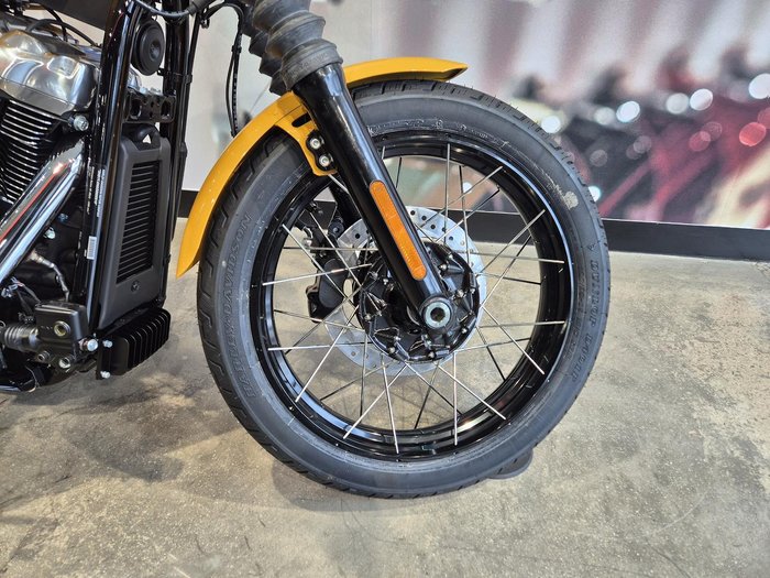 2025 Harley-Davidson Street Bob 117 (FXBB) Softail Yellow