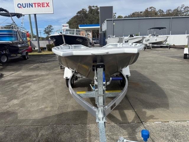 2025 QUINTREX F370 Outback Explorer