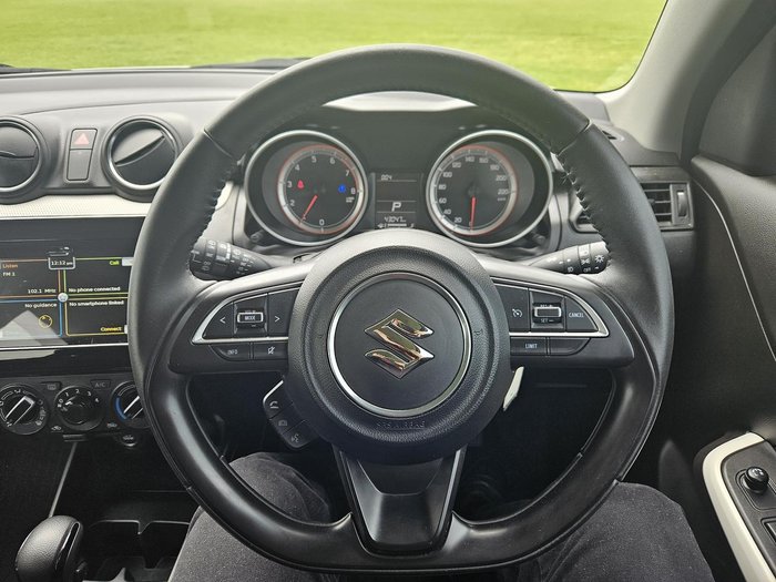 2020 Suzuki Swift GL Navigator AZ Pure White