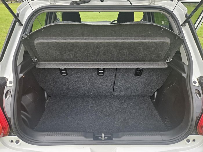 2020 Suzuki Swift GL Navigator AZ Pure White