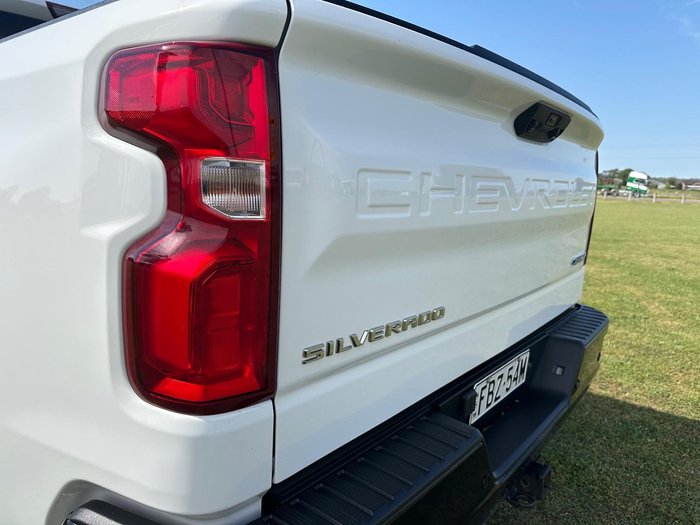 2023 Chevrolet Silverado 1500 ZR2 W/Tech Pack T1 MY24 4X4 Summit White