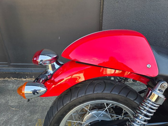 2010 Triumph THRUXTON 900 RED