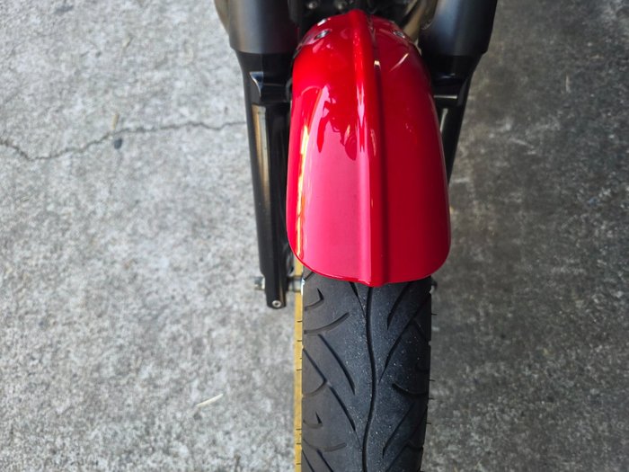 2010 Triumph THRUXTON 900 RED