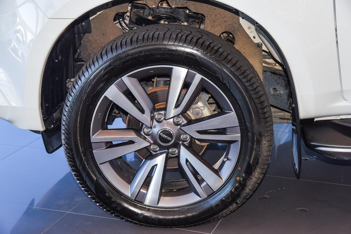 2022 Isuzu MU-X LS-T