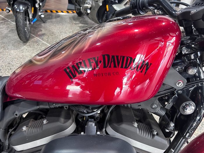 2011 Harley-Davidson XL883 IRON 883 RED