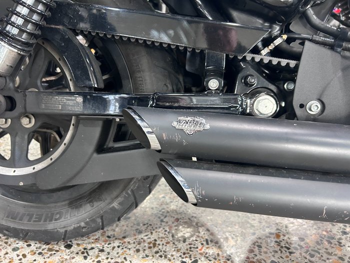 2011 Harley-Davidson XL883 IRON 883 RED
