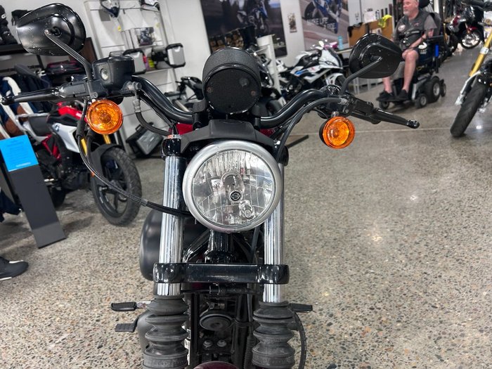 2011 Harley-Davidson XL883 IRON 883 RED
