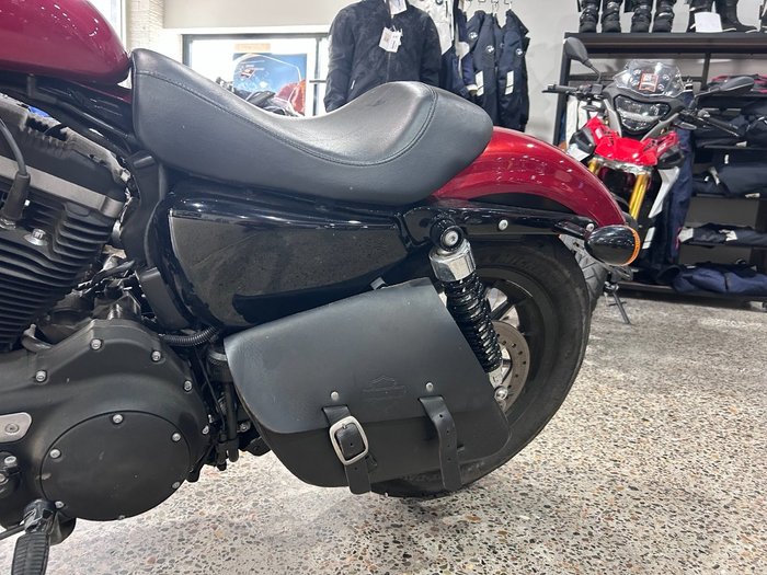 2011 Harley-Davidson XL883 IRON 883 RED