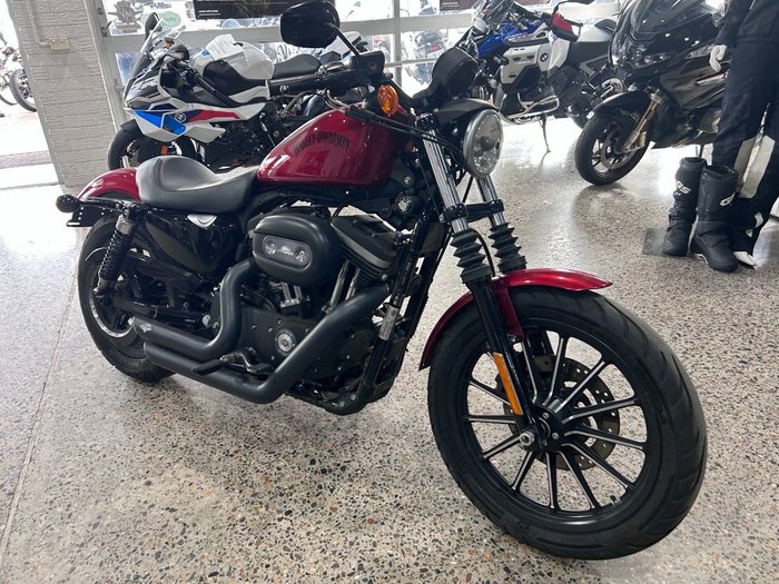 2011 Harley-Davidson XL883 IRON 883 RED
