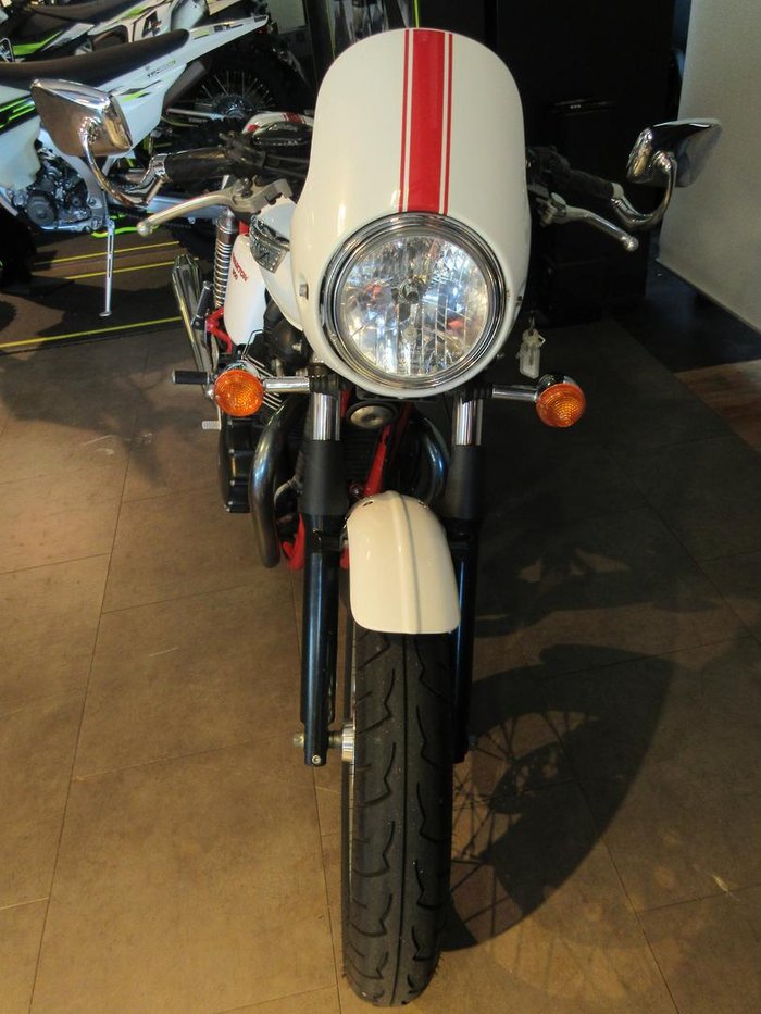 2010 Triumph Thruxton 900 Thruxton Red