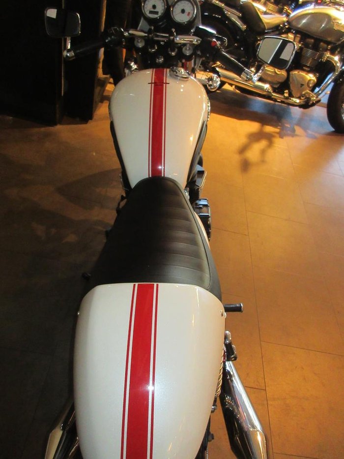 2010 Triumph Thruxton 900 Thruxton Red