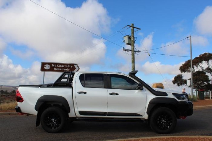 2020 Toyota Hilux Rugged X
