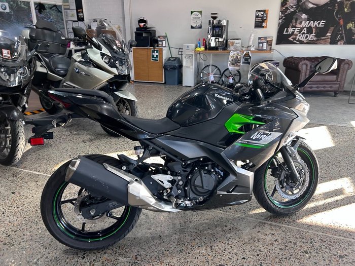 2023 Kawasaki NINJA 400 Black