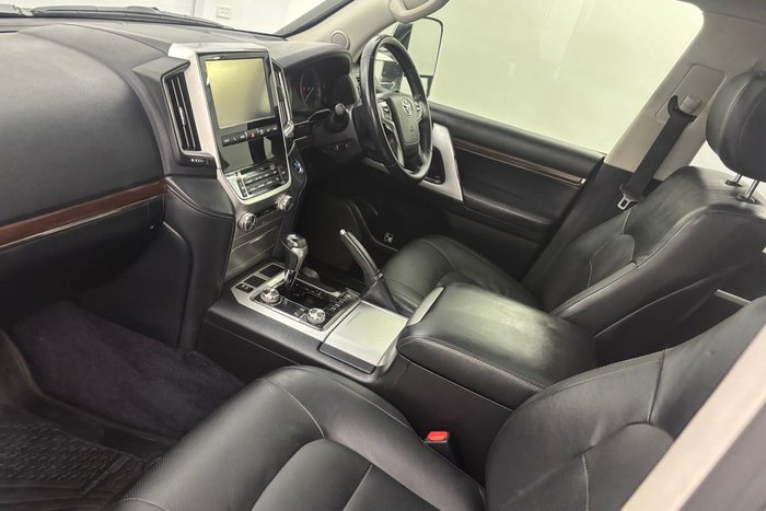 2017 Toyota Landcruiser VX