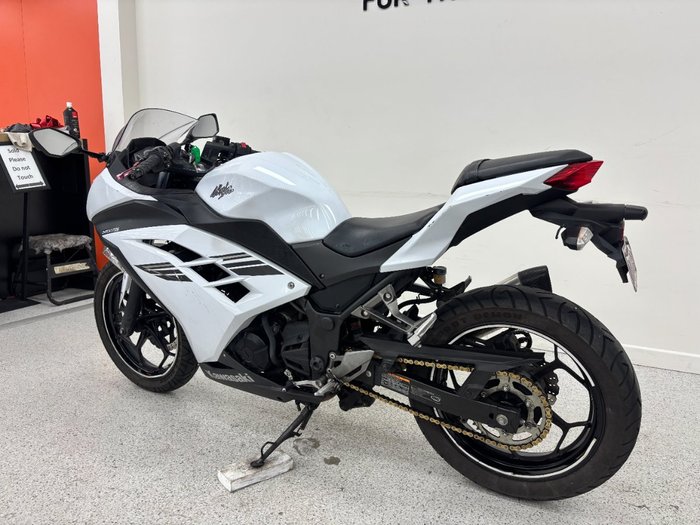 2017 Kawasaki NINJA 300 ABS White