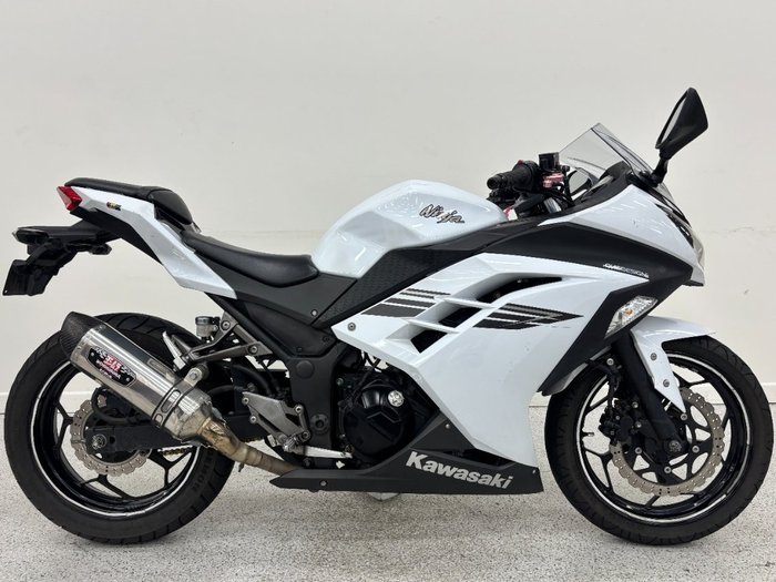 2017 Kawasaki NINJA 300 ABS White