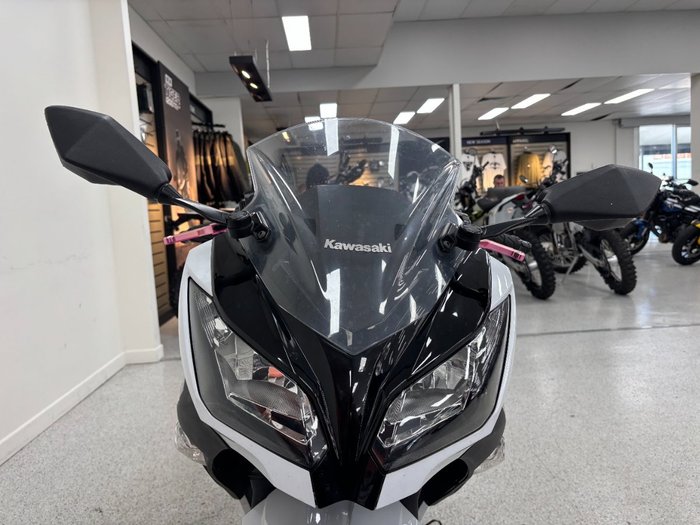 2017 Kawasaki NINJA 300 ABS White