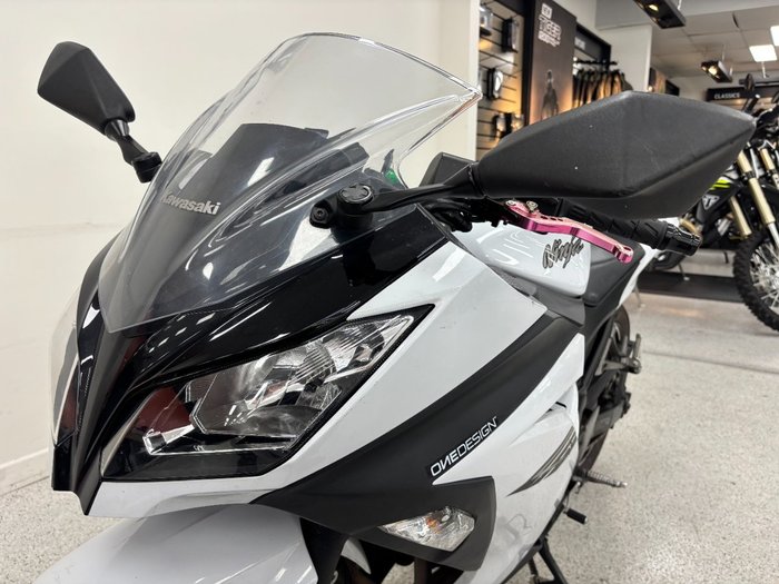 2017 Kawasaki NINJA 300 ABS White