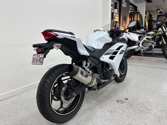 2017 Kawasaki NINJA 300 ABS White