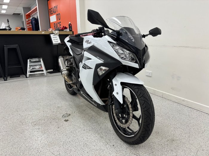2017 Kawasaki NINJA 300 ABS White