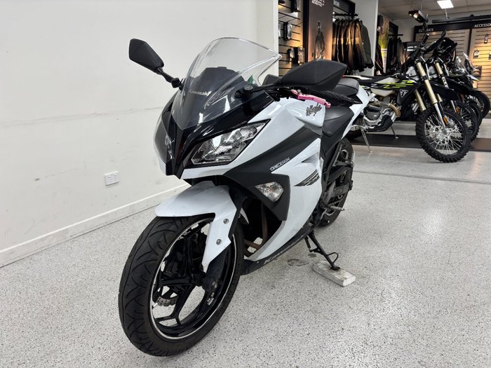 2017 Kawasaki NINJA 300 ABS White