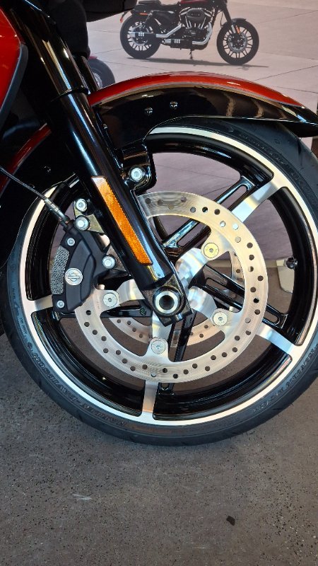2025 Harley-davidson FLHXU STREET GLIDE ULTRA (117) WHISKEY FIRE / BLACK