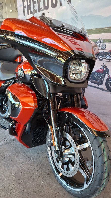 2025 Harley-davidson FLHXU STREET GLIDE ULTRA (117) WHISKEY FIRE / BLACK