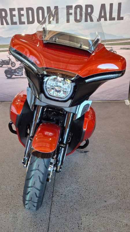 2025 Harley-davidson FLHXU STREET GLIDE ULTRA (117) WHISKEY FIRE / BLACK