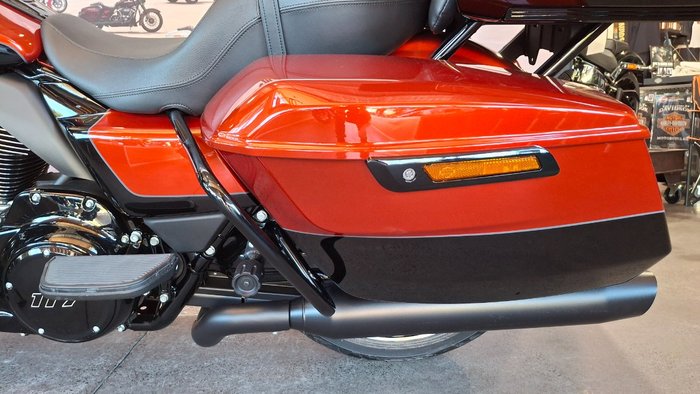 2025 Harley-davidson FLHXU STREET GLIDE ULTRA (117) WHISKEY FIRE / BLACK