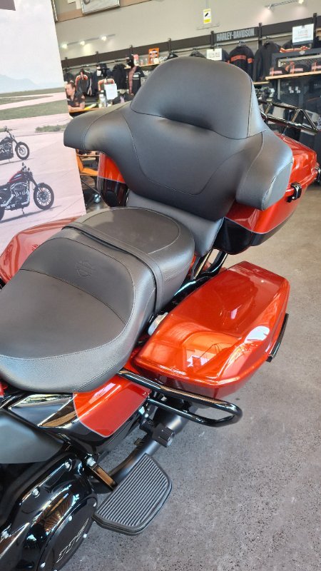 2025 Harley-davidson FLHXU STREET GLIDE ULTRA (117) WHISKEY FIRE / BLACK