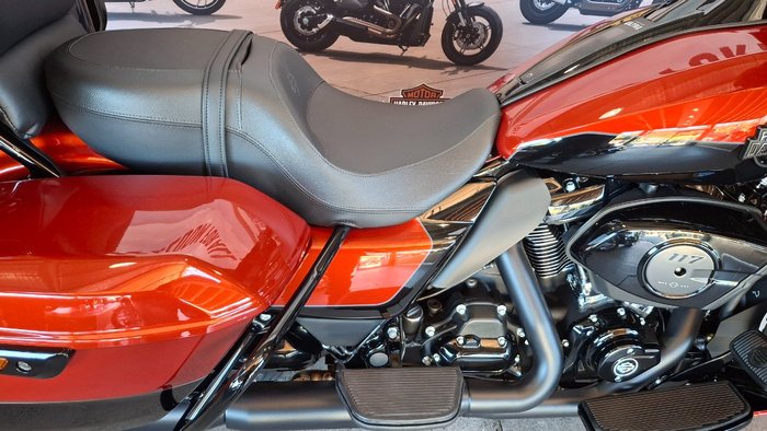 2025 Harley-davidson FLHXU STREET GLIDE ULTRA (117) WHISKEY FIRE / BLACK