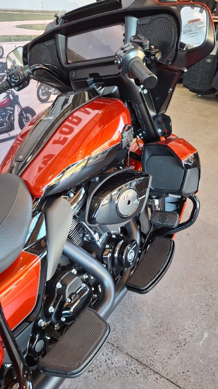 2025 Harley-davidson FLHXU STREET GLIDE ULTRA (117) WHISKEY FIRE / BLACK