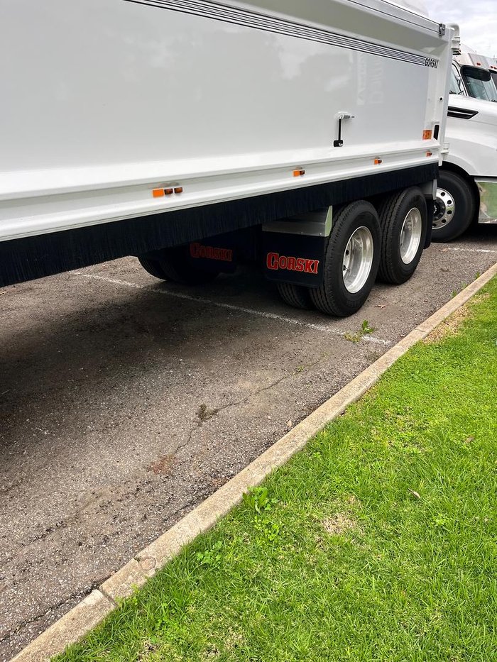 2024 Freightliner Cascadia 116 Tipper White
