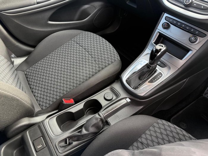 2020 Holden Astra R BK MY20 Summit White