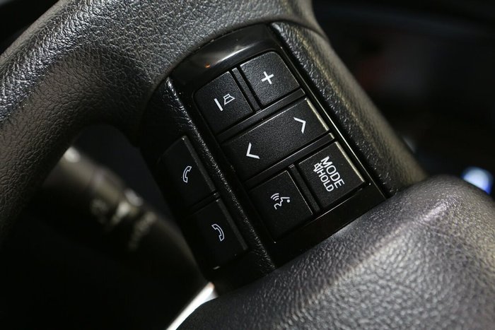 2024 Toyota Hilux SR