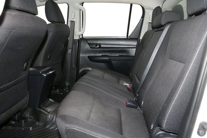 2024 Toyota Hilux SR