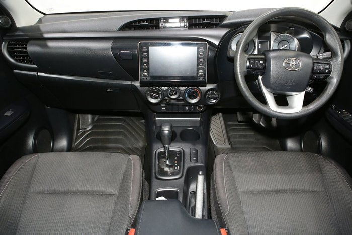 2024 Toyota Hilux SR