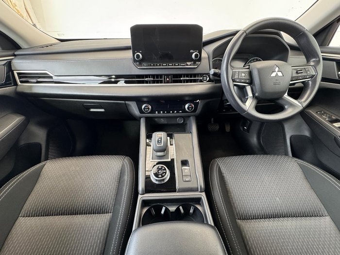 2022 Mitsubishi Outlander ES