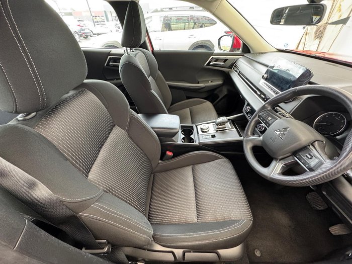 2022 Mitsubishi Outlander ES