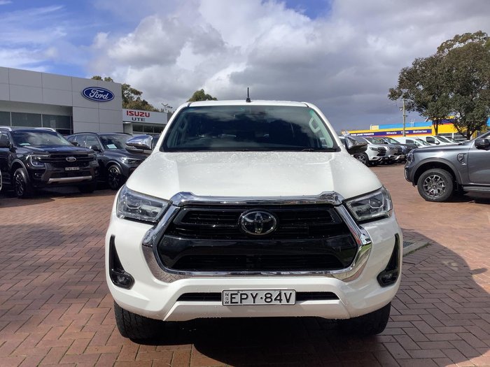 2021 Toyota Hilux SR5