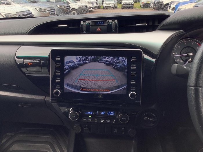 2021 Toyota Hilux SR5