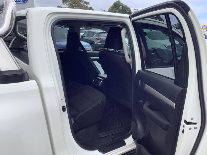 2021 Toyota Hilux SR5