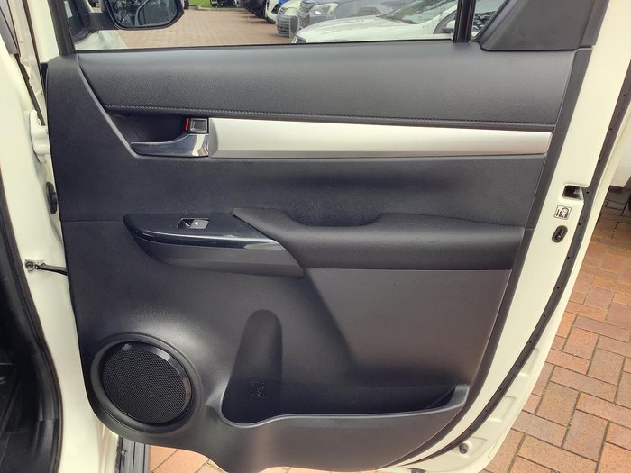 2021 Toyota Hilux SR5