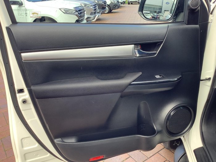 2021 Toyota Hilux SR5