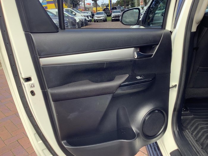 2021 Toyota Hilux SR5