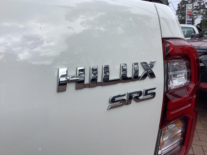 2021 Toyota Hilux SR5