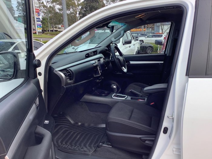 2021 Toyota Hilux SR5